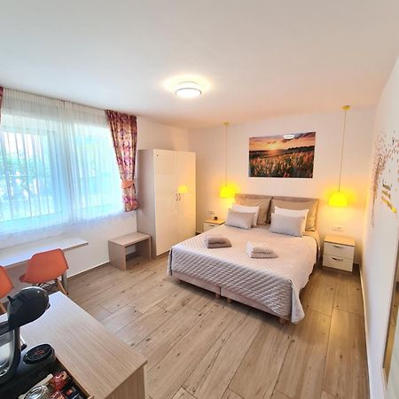 Coloured Rooms Спліт Екстер'єр фото