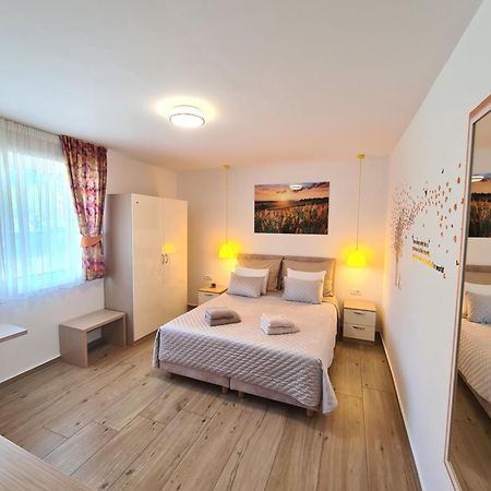 Coloured Rooms Спліт Екстер'єр фото